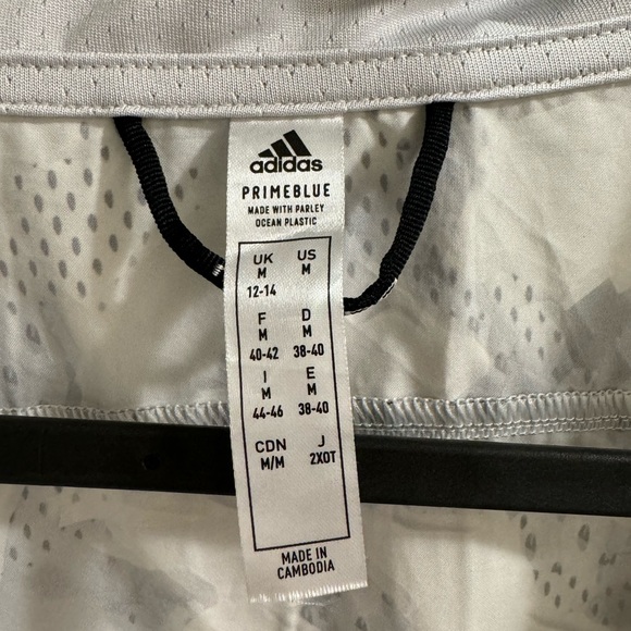 Adidas patterned wind breaker - Picture 3 of 4